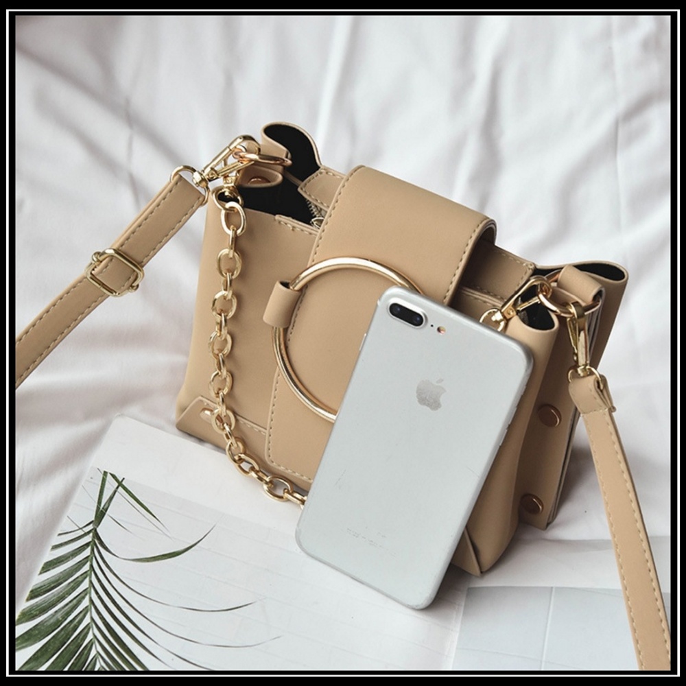NEW CITY Metal Chain Crossbody Bag - Picture 6 of 8
